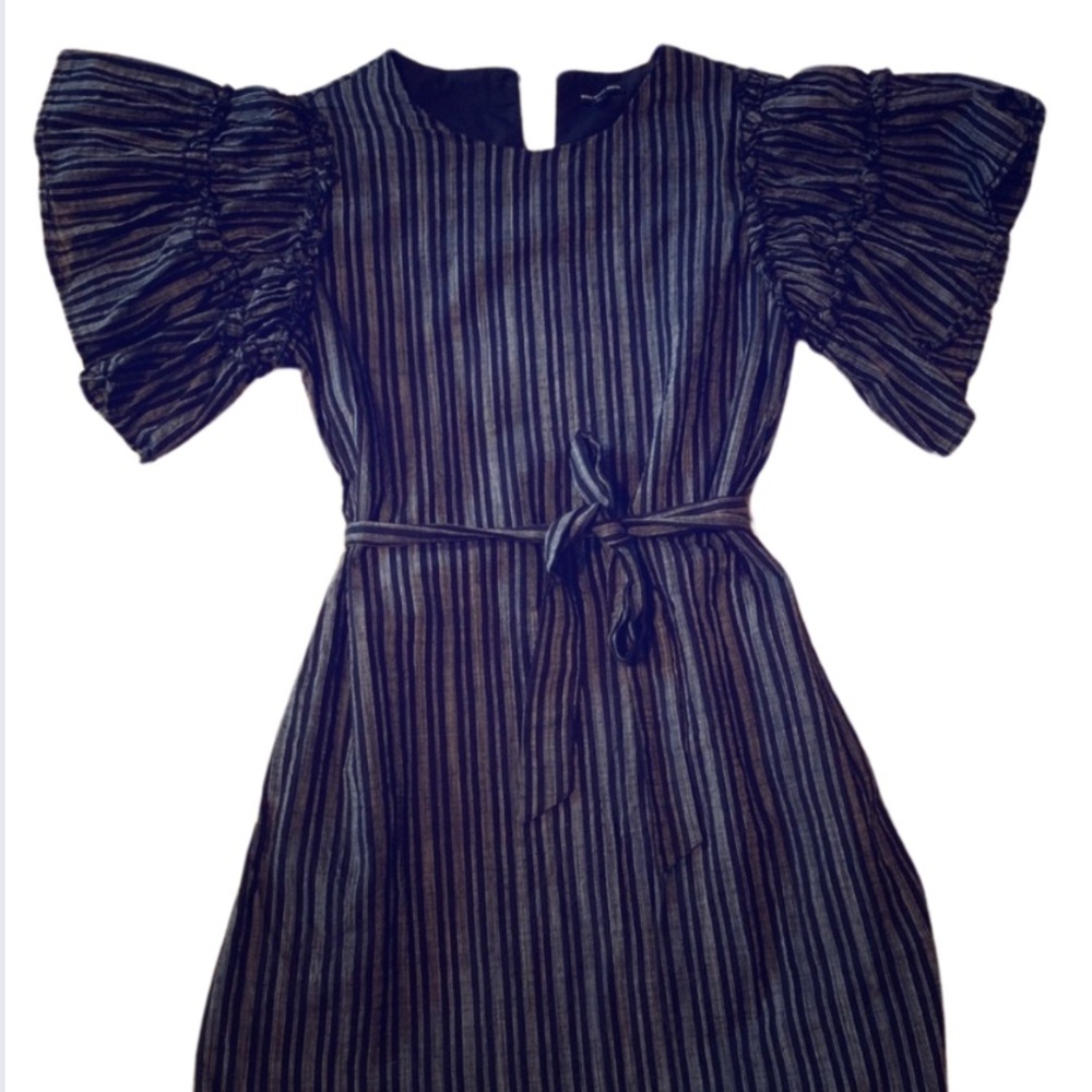 Like new! Revolve Who What Wear dress w/ big ruffle sleeves & detachable belt! M